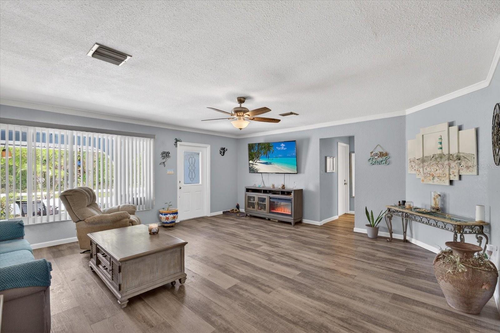 Image 7 of 44 For 4075 Drance Street