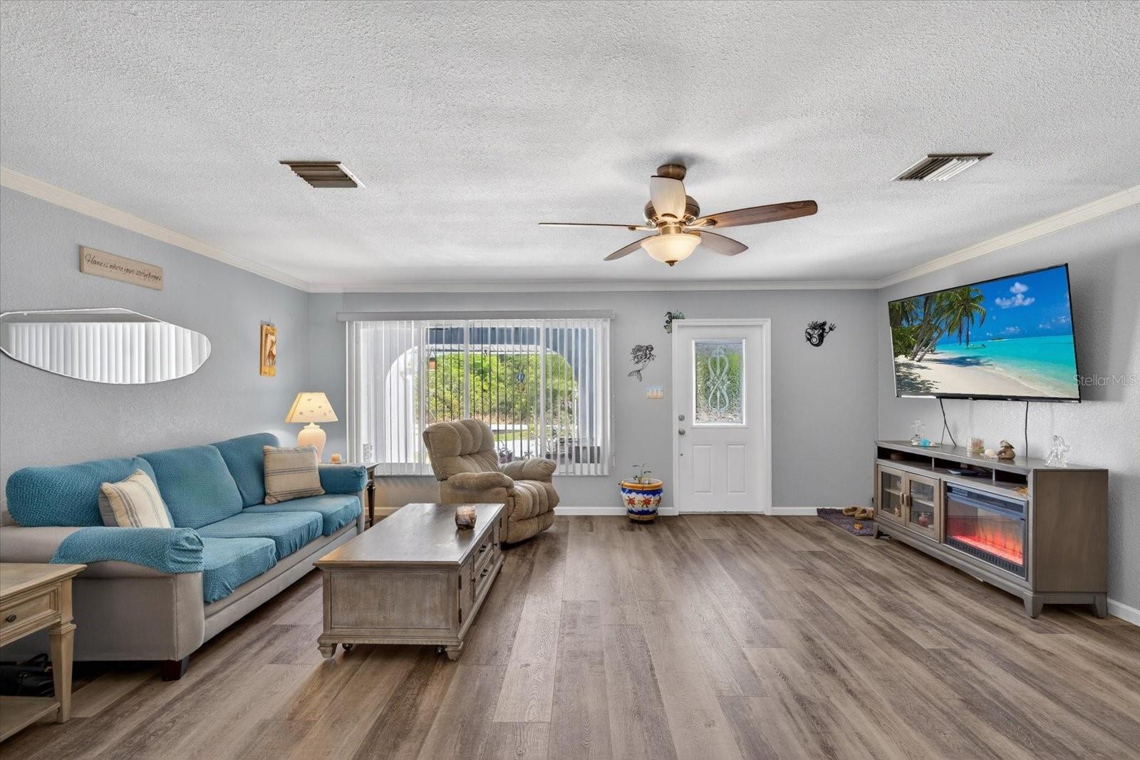 Image 8 of 44 For 4075 Drance Street