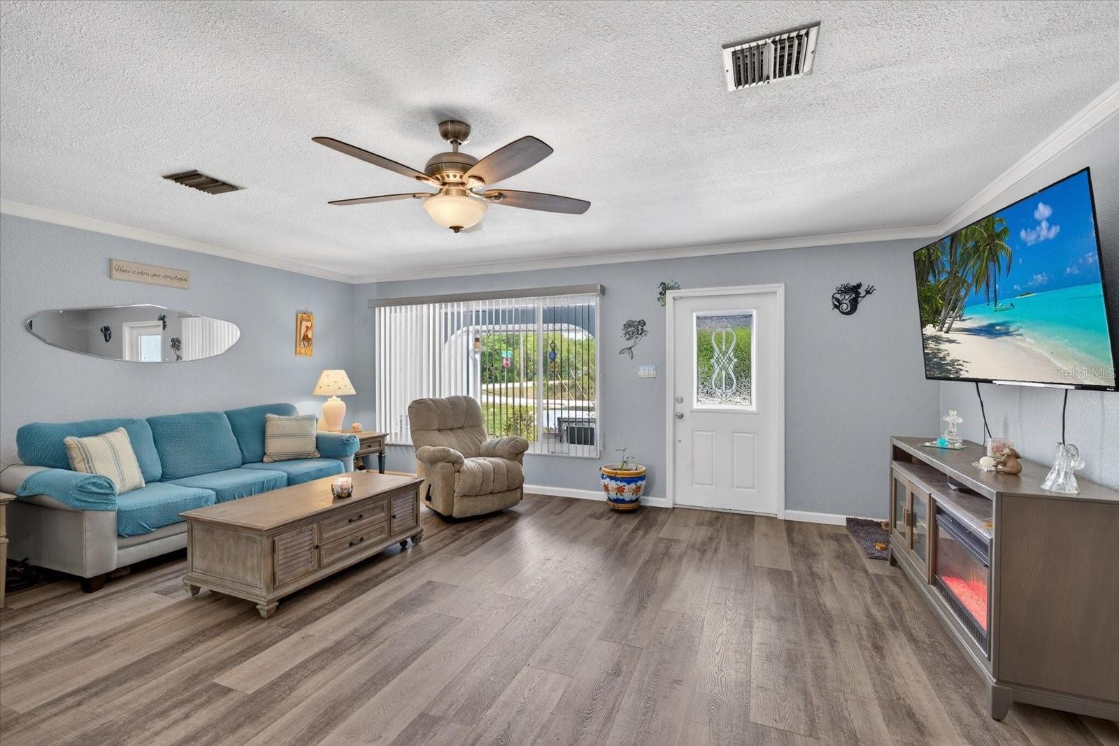 Image 9 of 44 For 4075 Drance Street