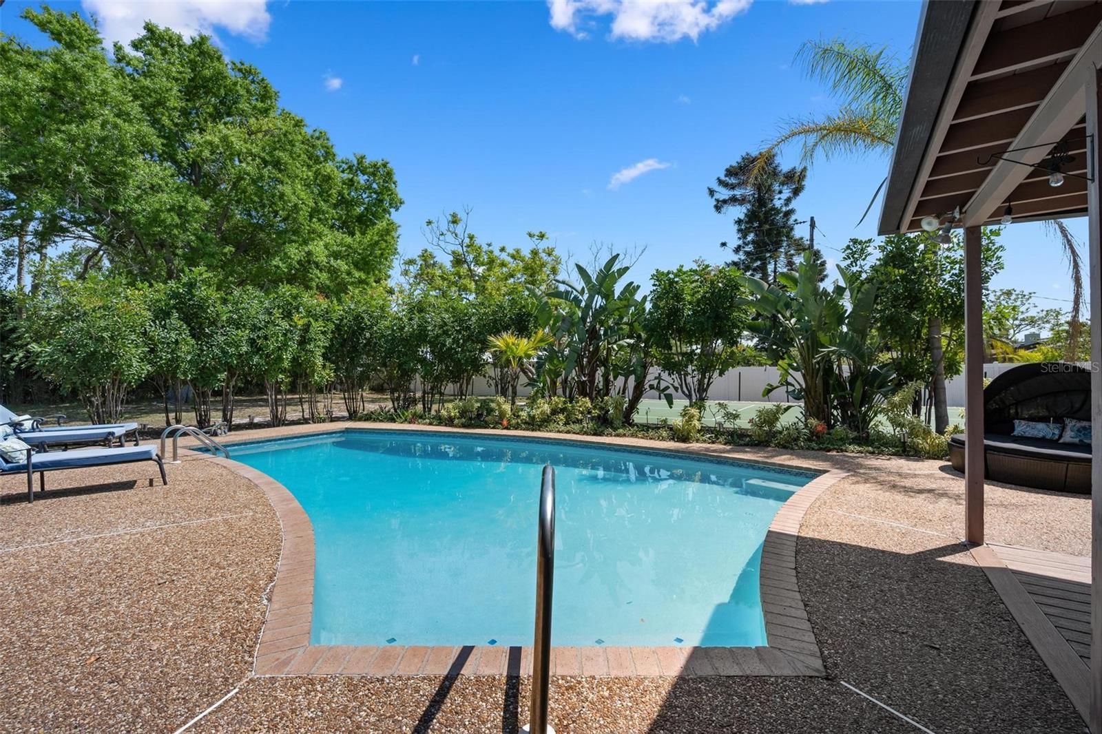 Image 14 of 53 For 6201 6th Avenue Nw