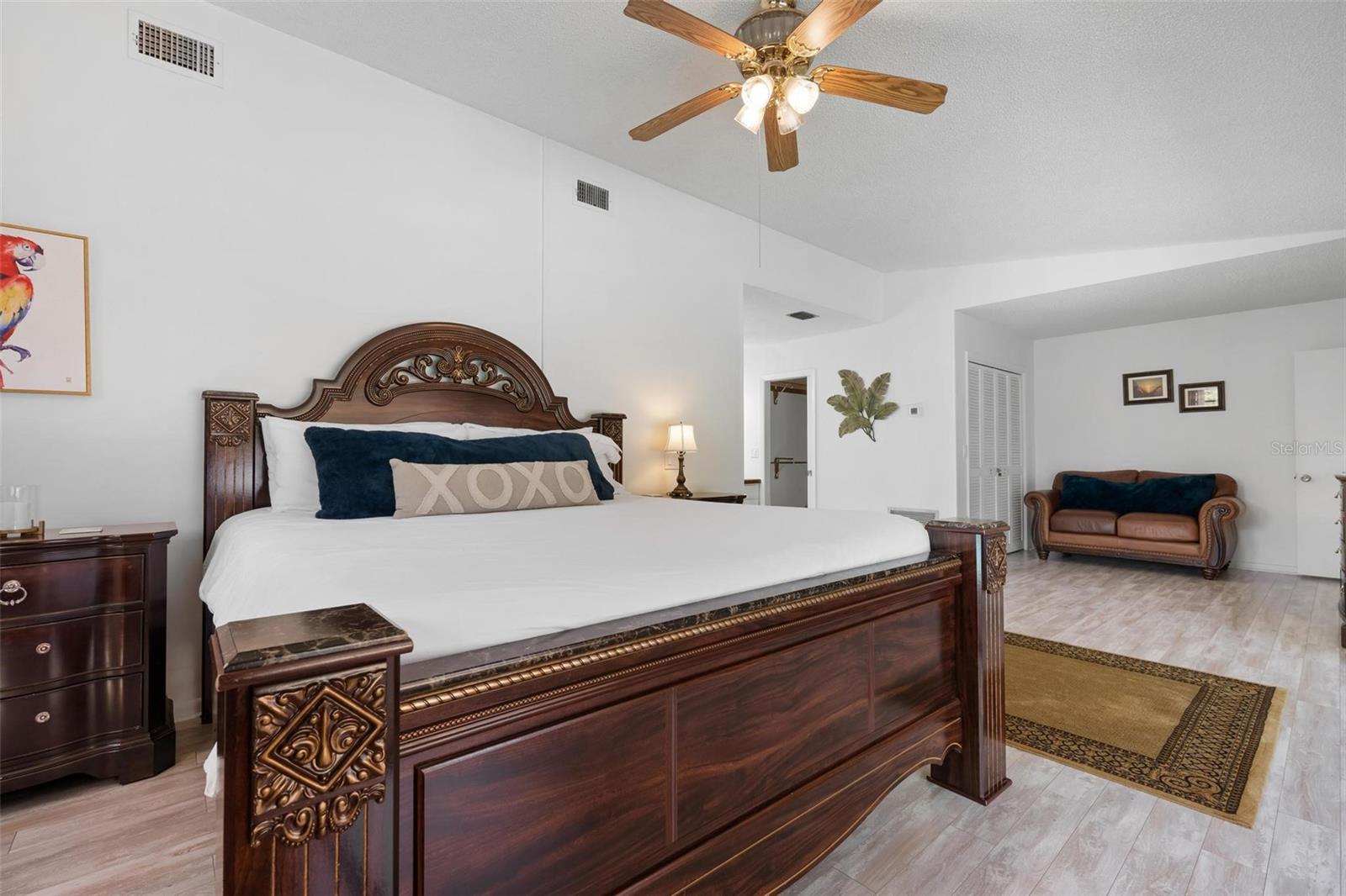 Image 18 of 53 For 6201 6th Avenue Nw