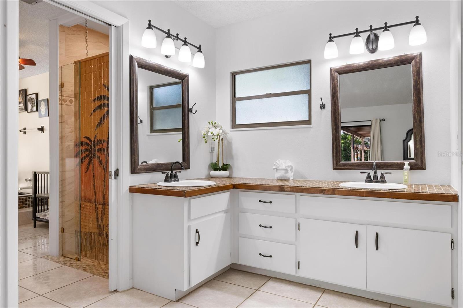 Image 22 of 53 For 6201 6th Avenue Nw