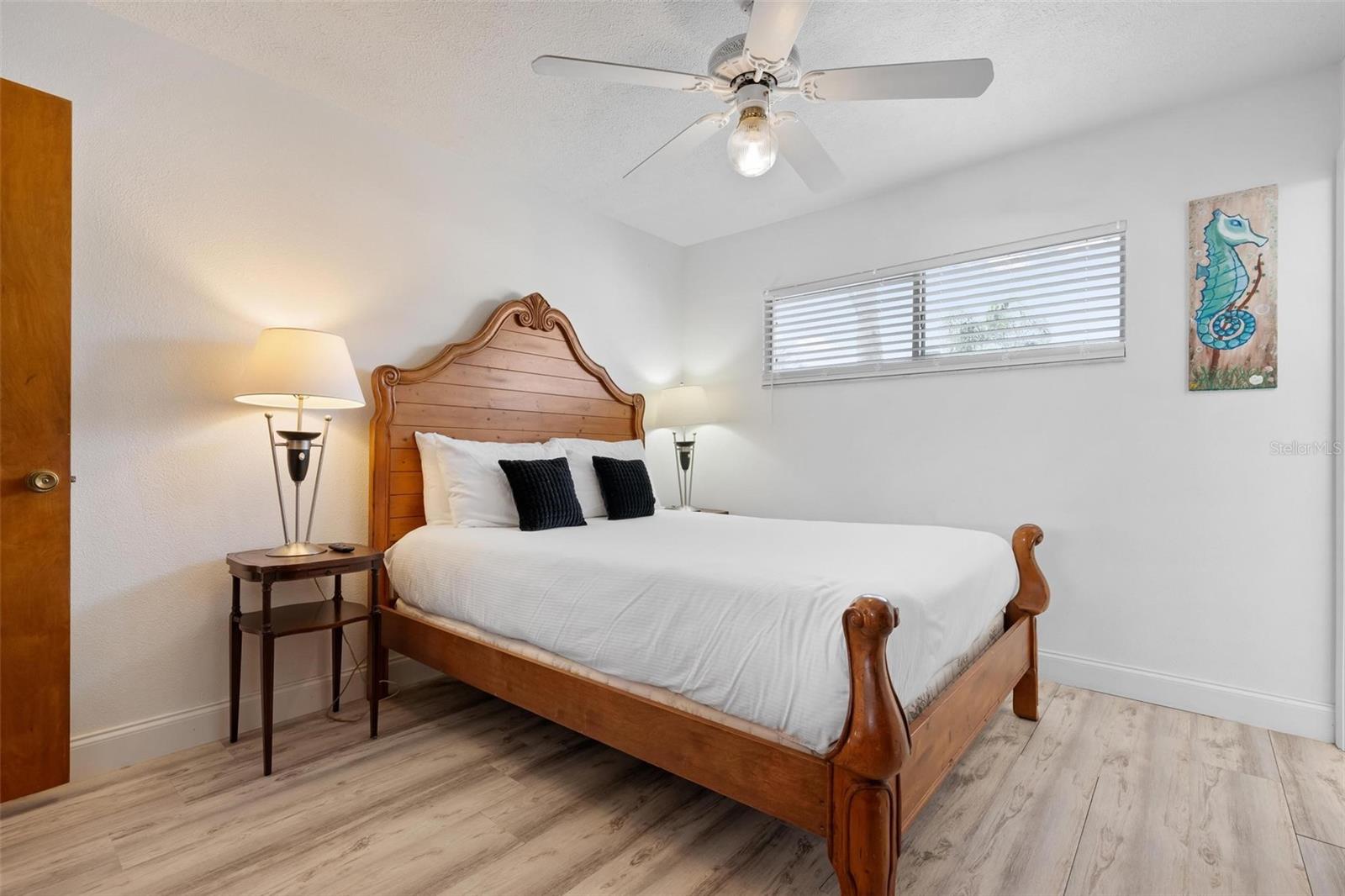 Image 28 of 53 For 6201 6th Avenue Nw