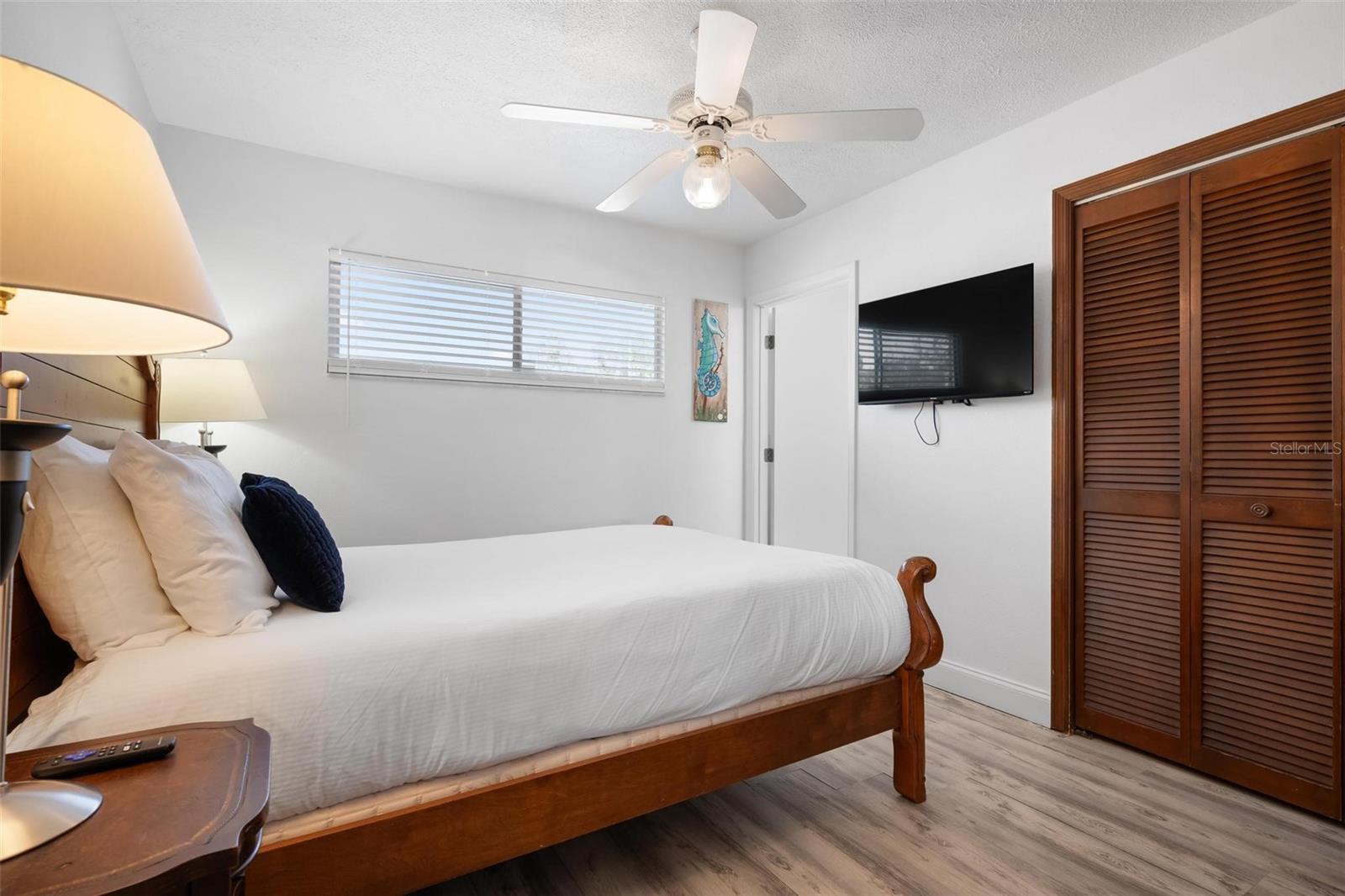 Image 29 of 53 For 6201 6th Avenue Nw