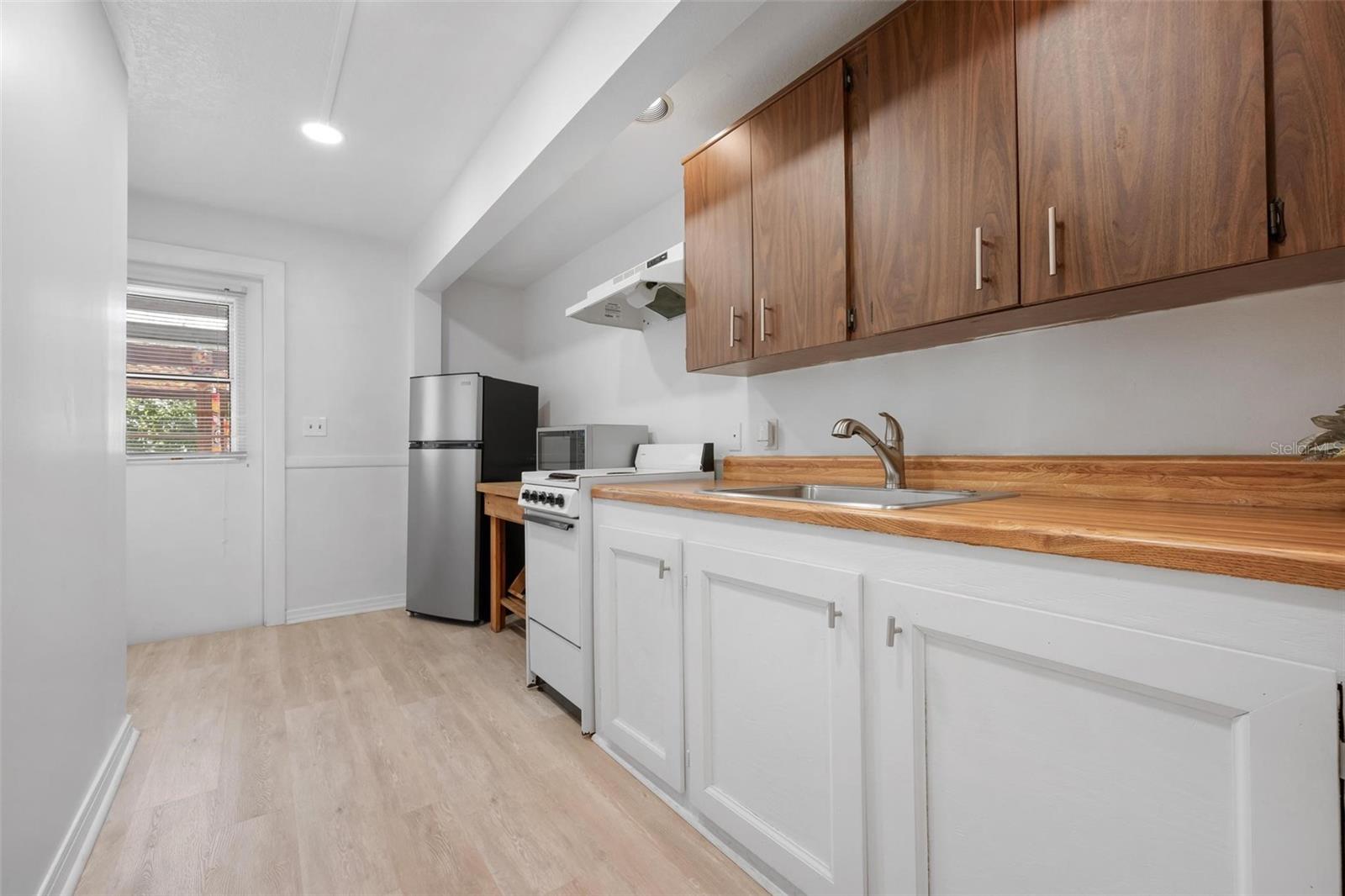 Image 33 of 53 For 6201 6th Avenue Nw