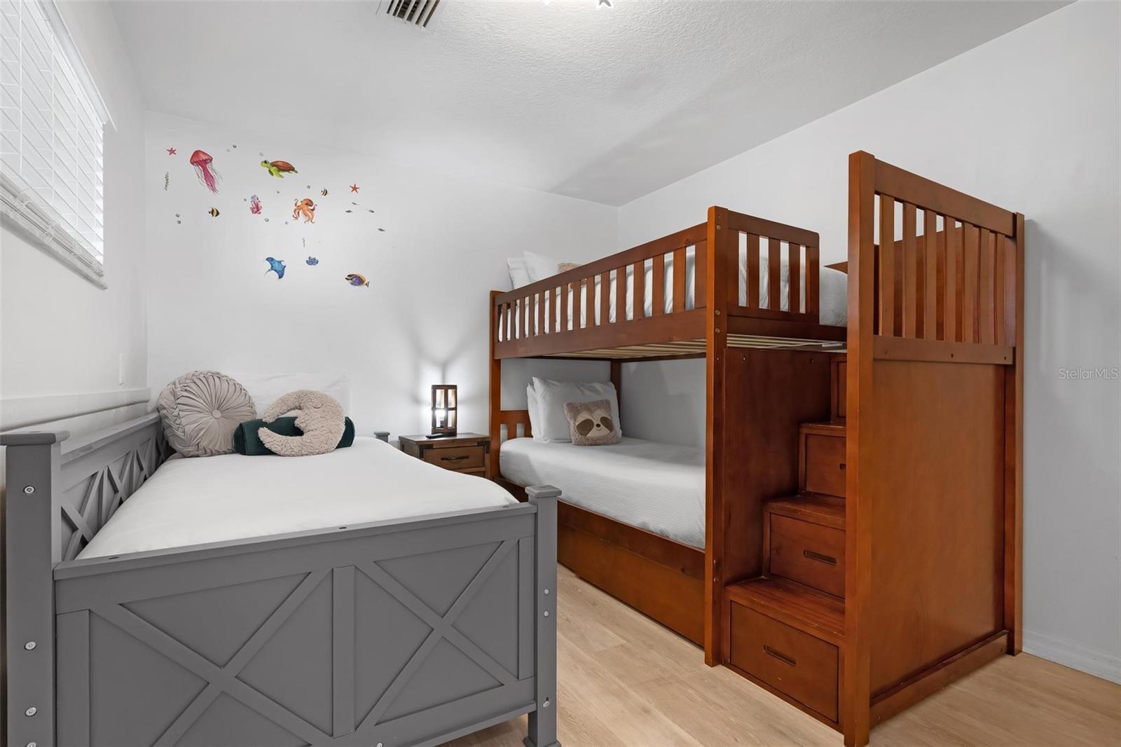 Image 38 of 53 For 6201 6th Avenue Nw