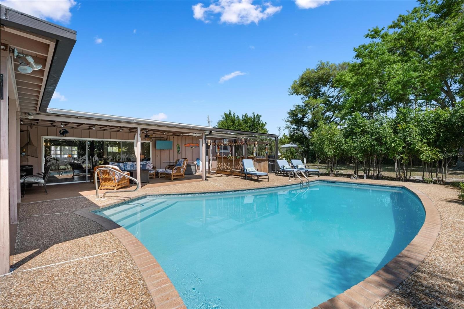 Image 44 of 53 For 6201 6th Avenue Nw