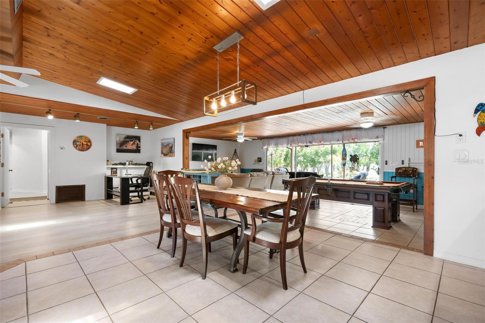 Image 9 of 53 For 6201 6th Avenue Nw