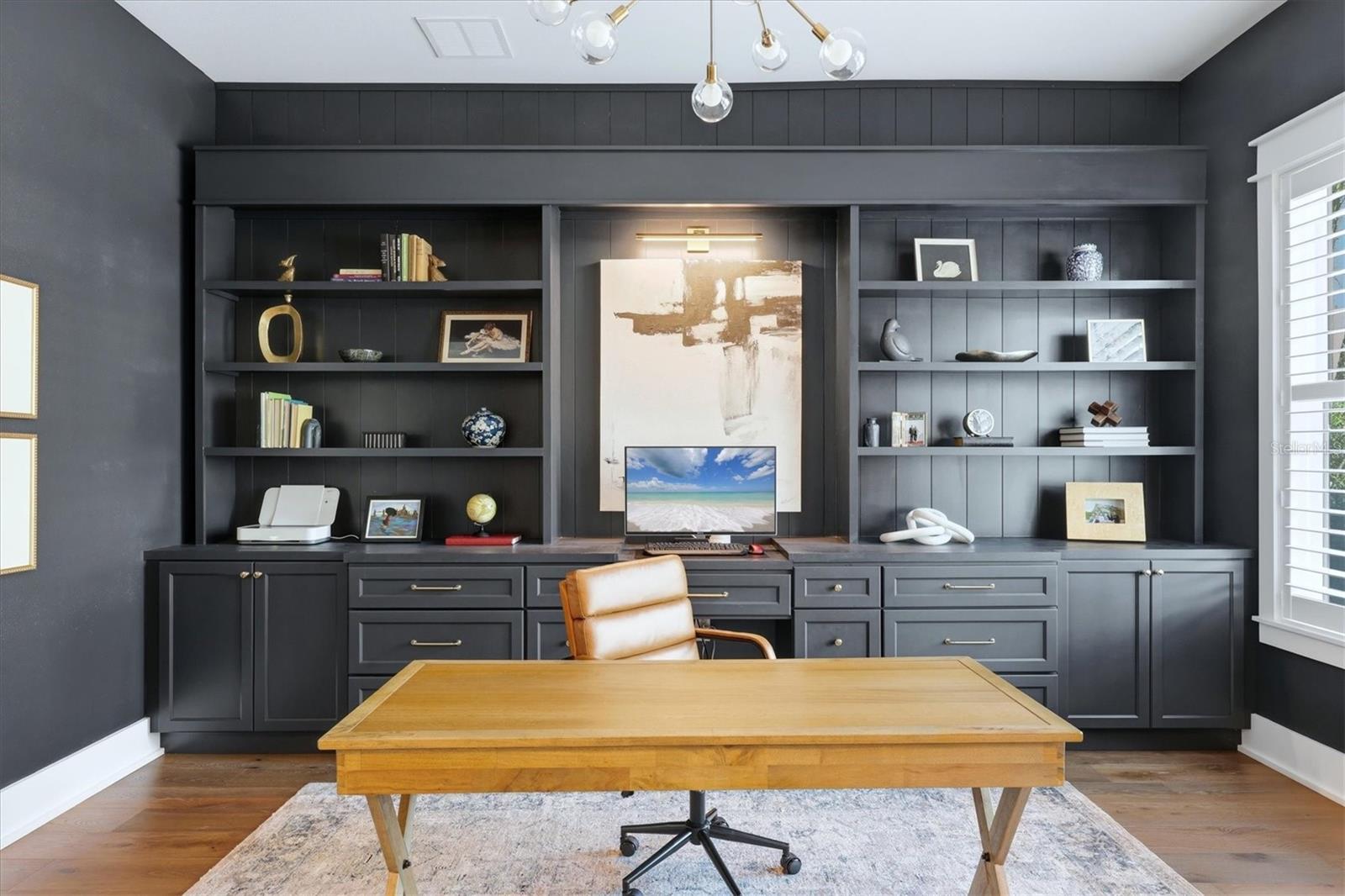 Image 16 of 70 For 1686 North Drive