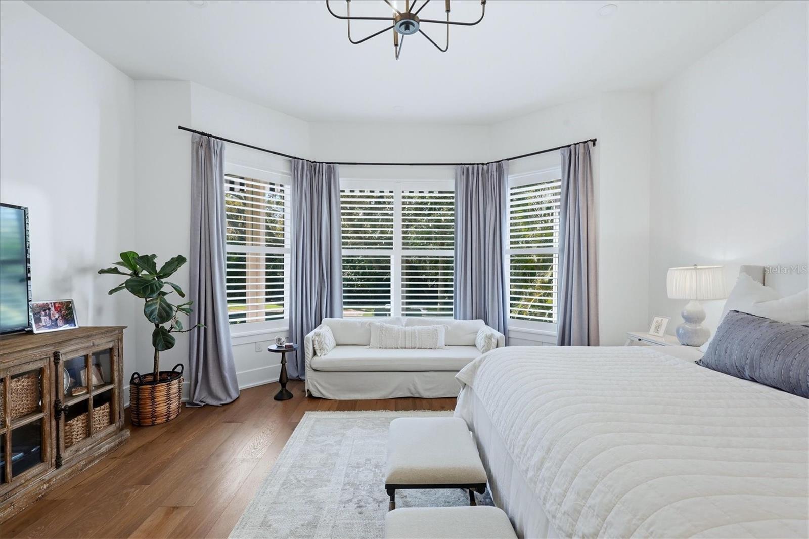 Image 19 of 70 For 1686 North Drive