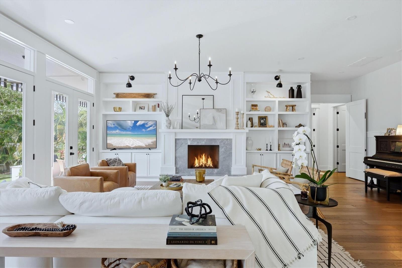 Image 3 of 70 For 1686 North Drive