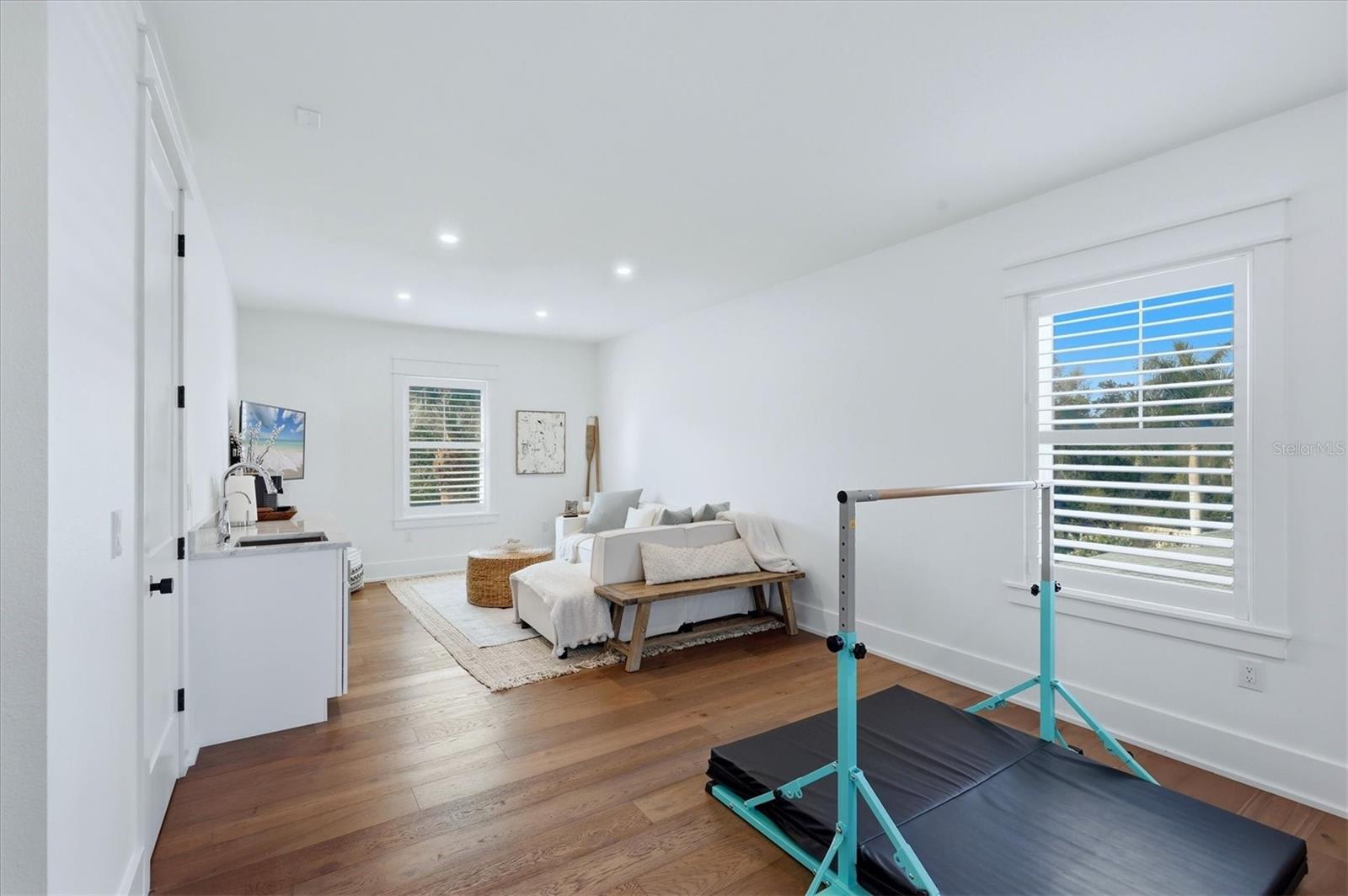 Image 33 of 70 For 1686 North Drive