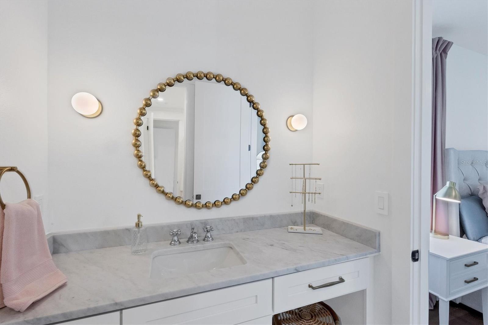 Image 38 of 70 For 1686 North Drive