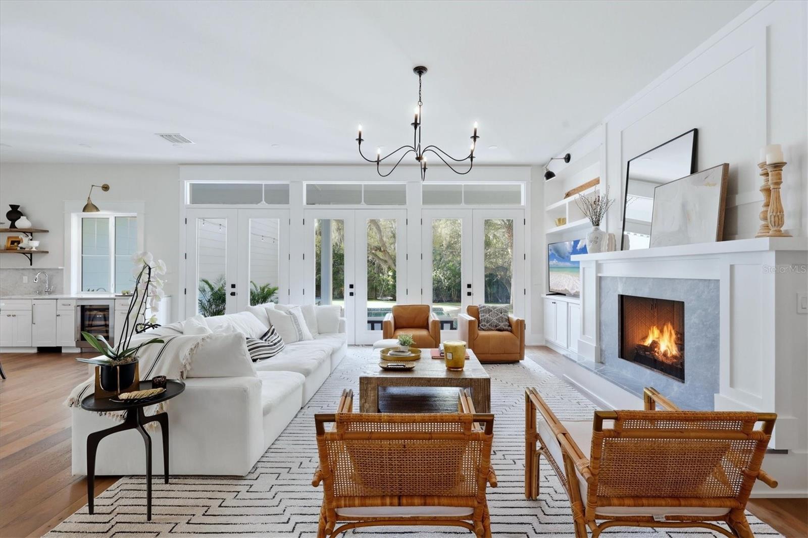 Image 4 of 70 For 1686 North Drive