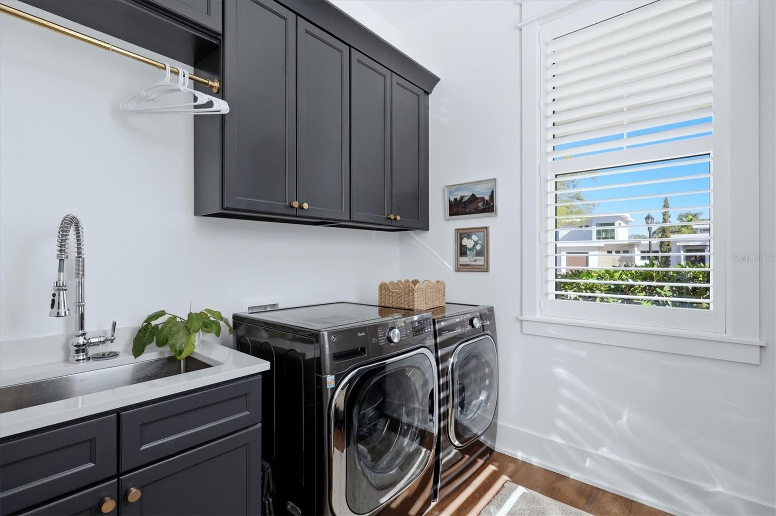 Image 46 of 70 For 1686 North Drive