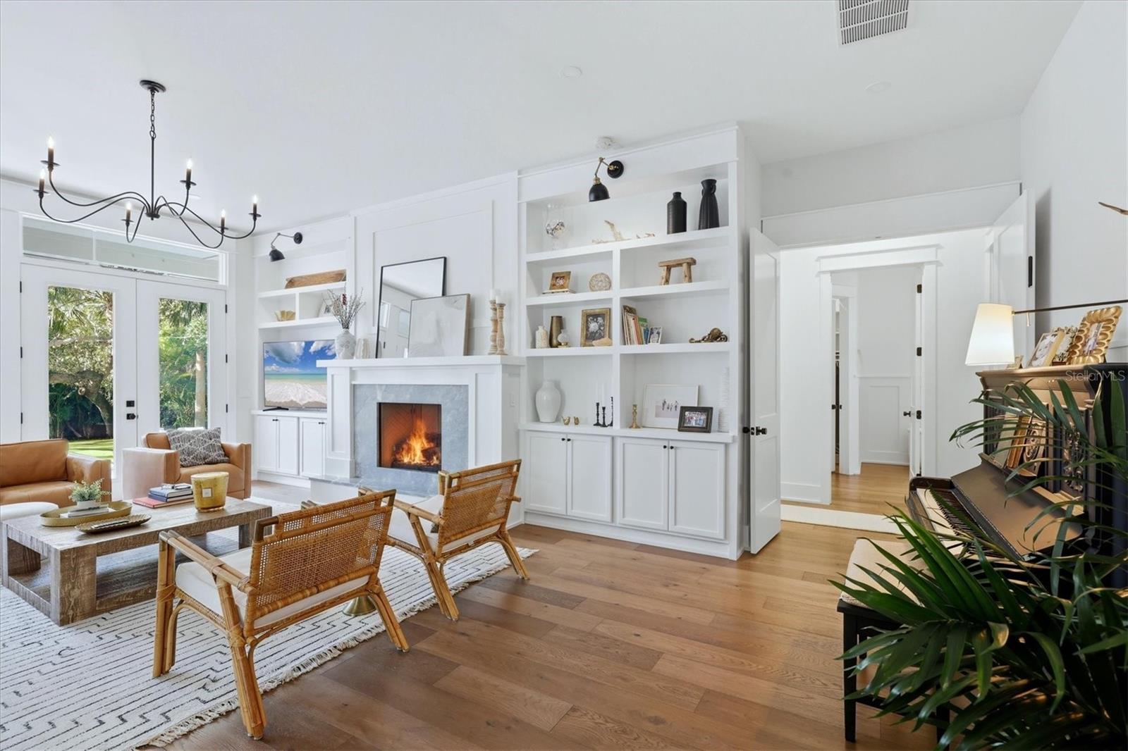 Image 5 of 70 For 1686 North Drive