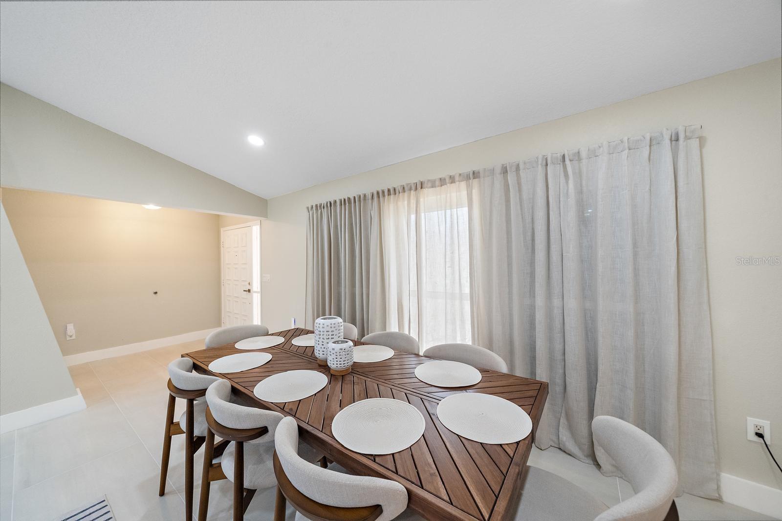 Image 13 of 47 For 3041 Clifford Street