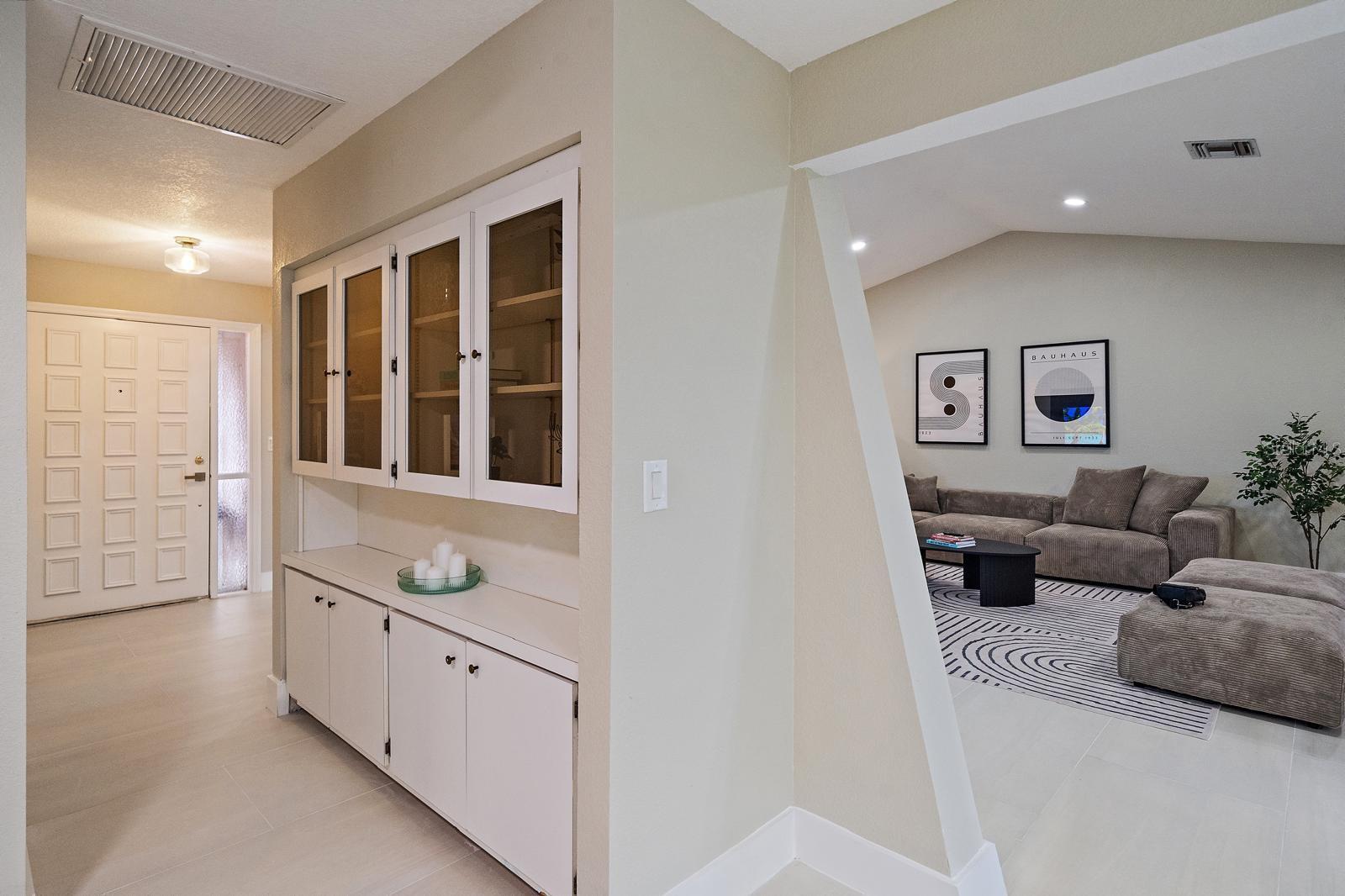 Image 15 of 47 For 3041 Clifford Street