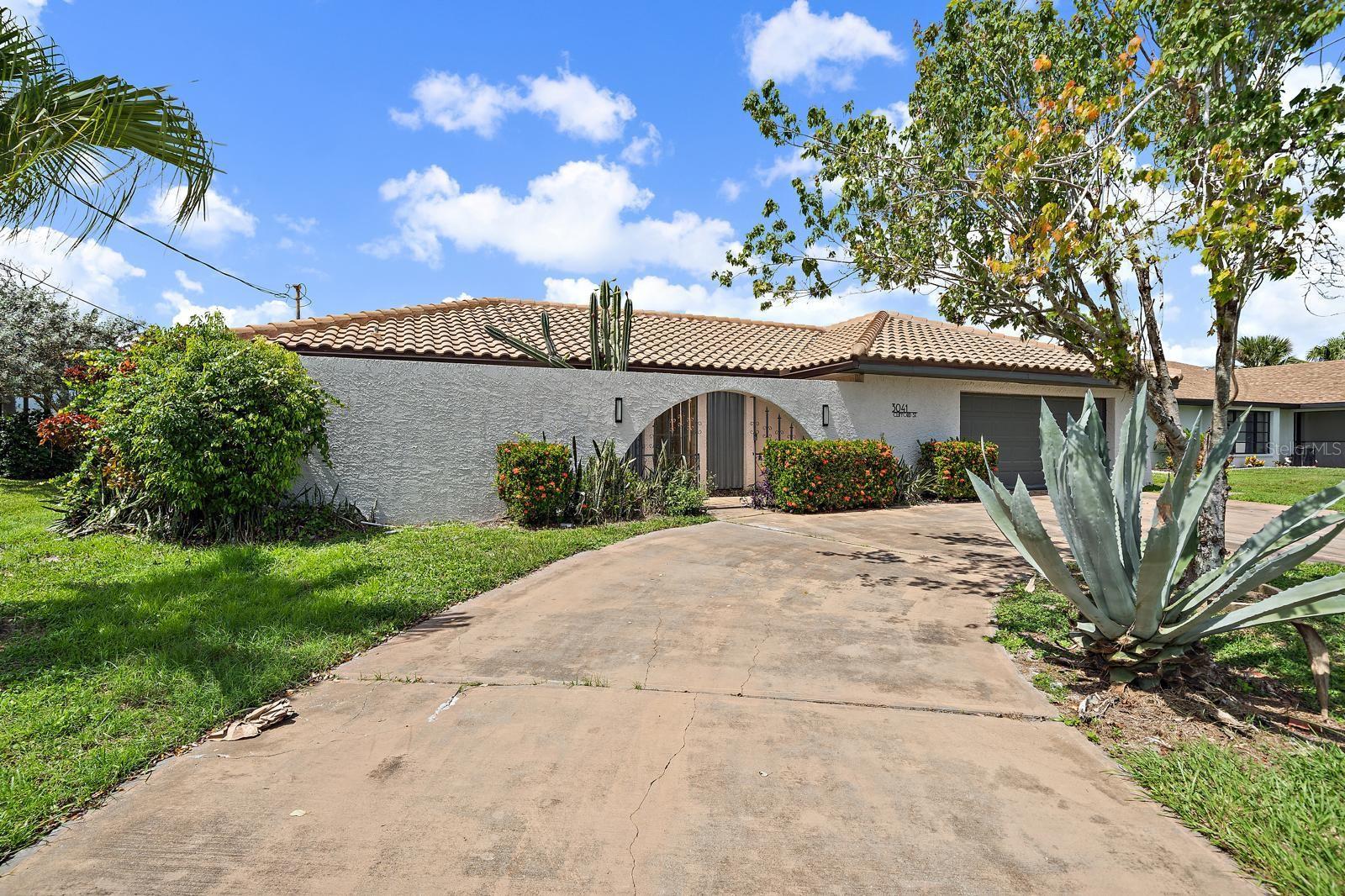 Image 2 of 47 For 3041 Clifford Street