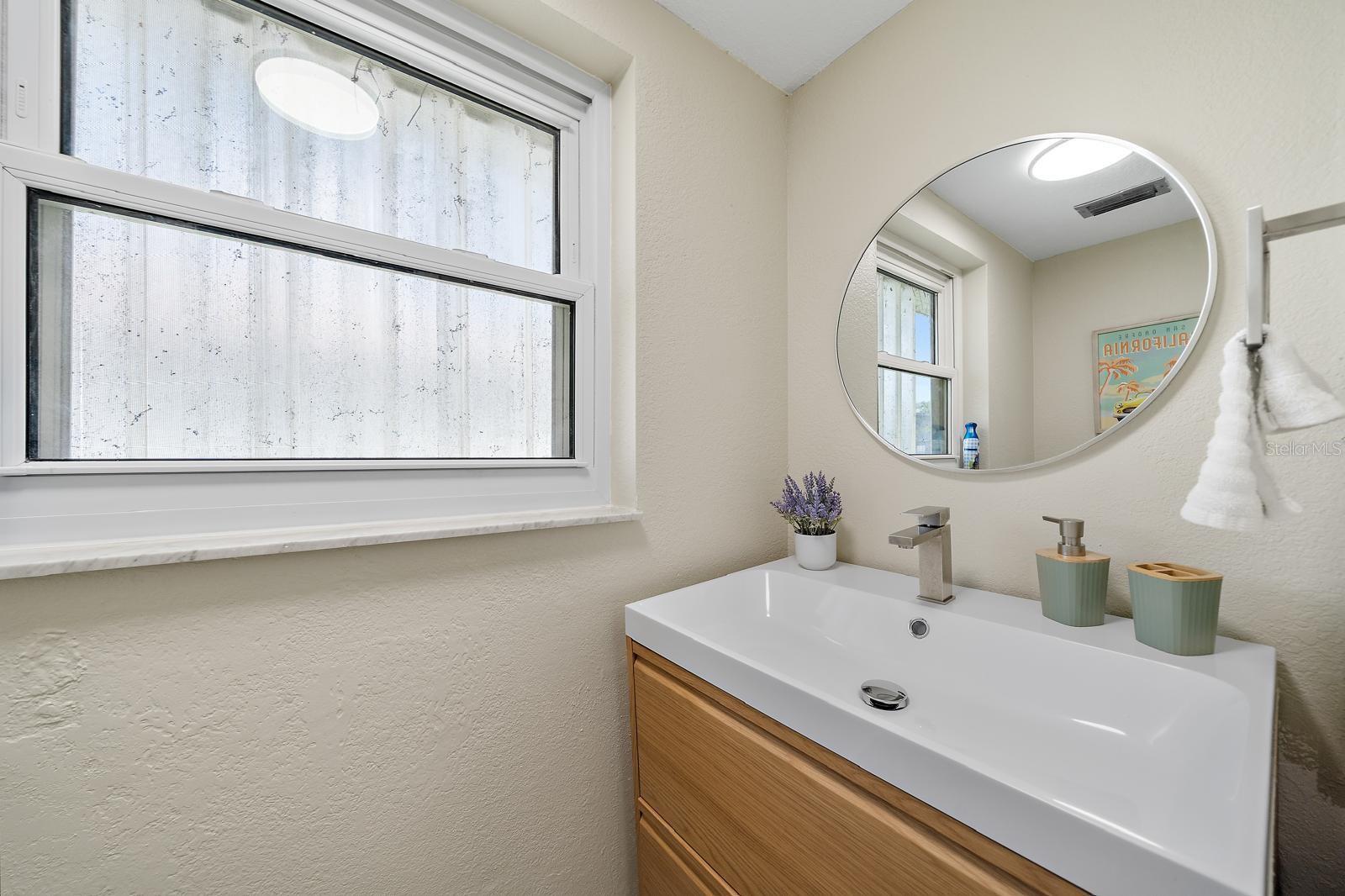 Image 24 of 47 For 3041 Clifford Street