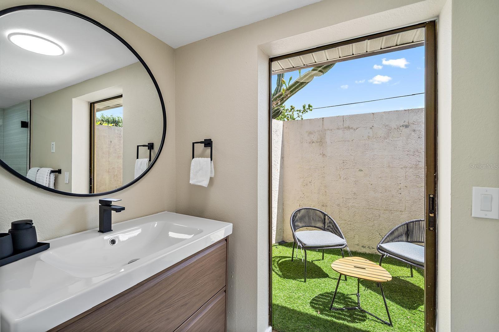 Image 26 of 47 For 3041 Clifford Street