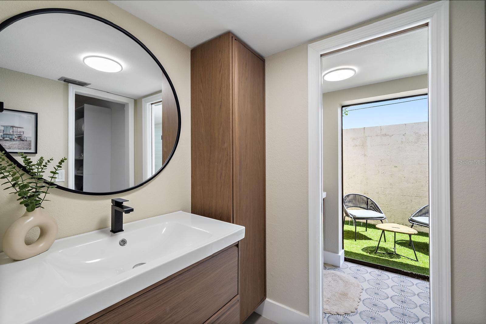 Image 27 of 47 For 3041 Clifford Street