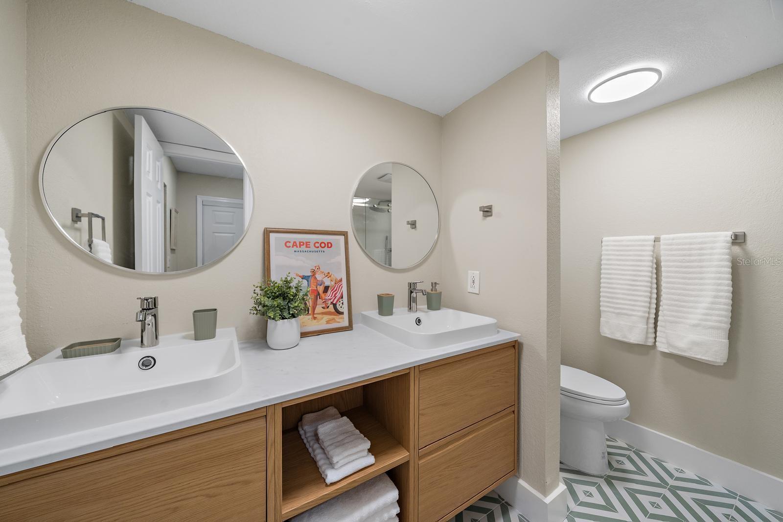 Image 33 of 47 For 3041 Clifford Street