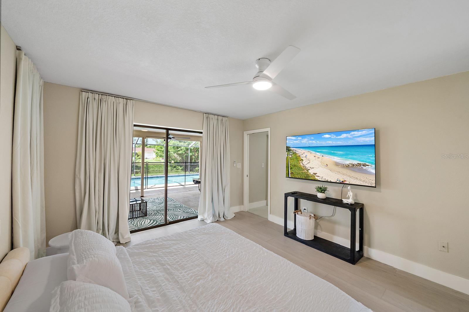 Image 36 of 47 For 3041 Clifford Street