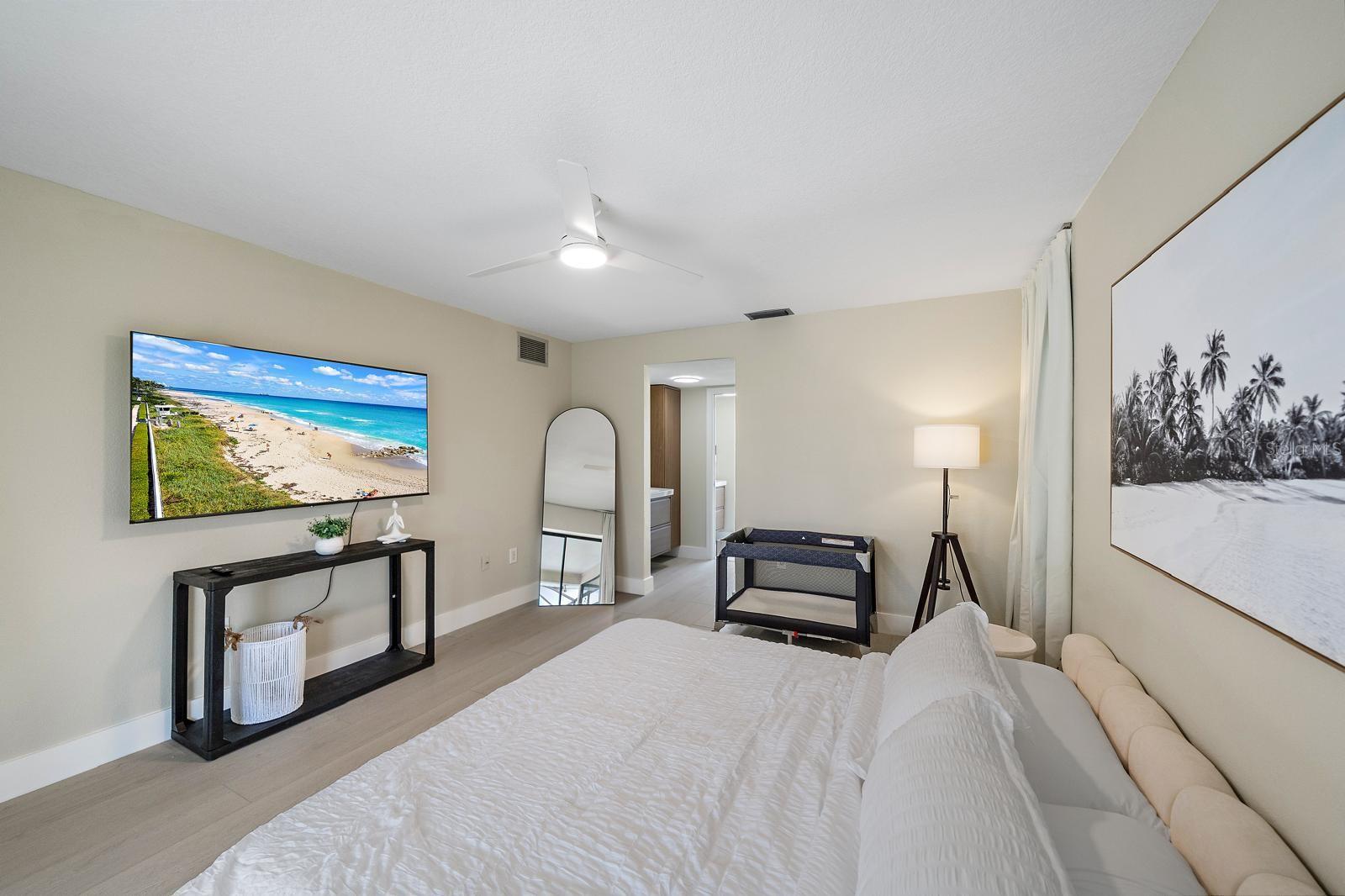 Image 37 of 47 For 3041 Clifford Street