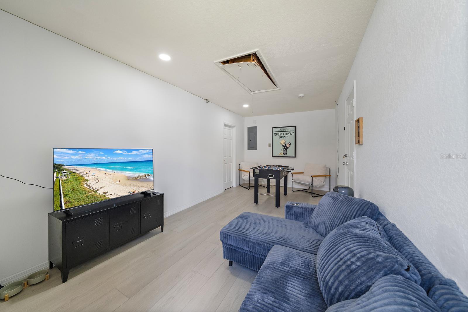 Image 38 of 47 For 3041 Clifford Street