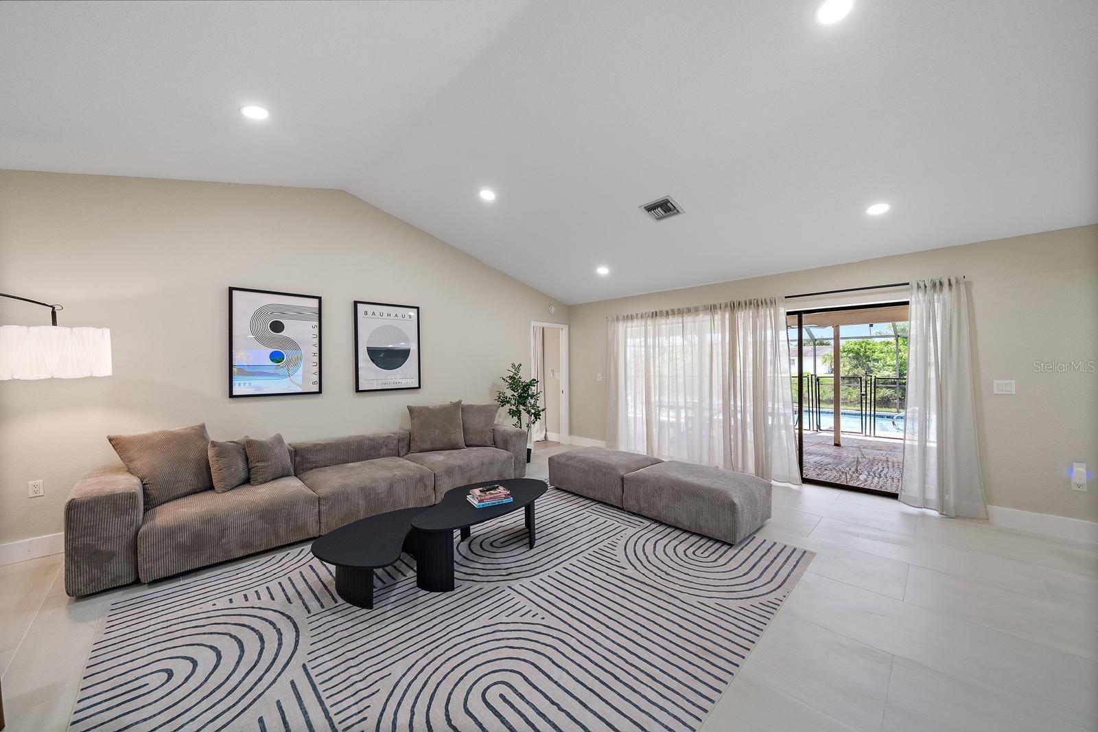 Image 8 of 47 For 3041 Clifford Street