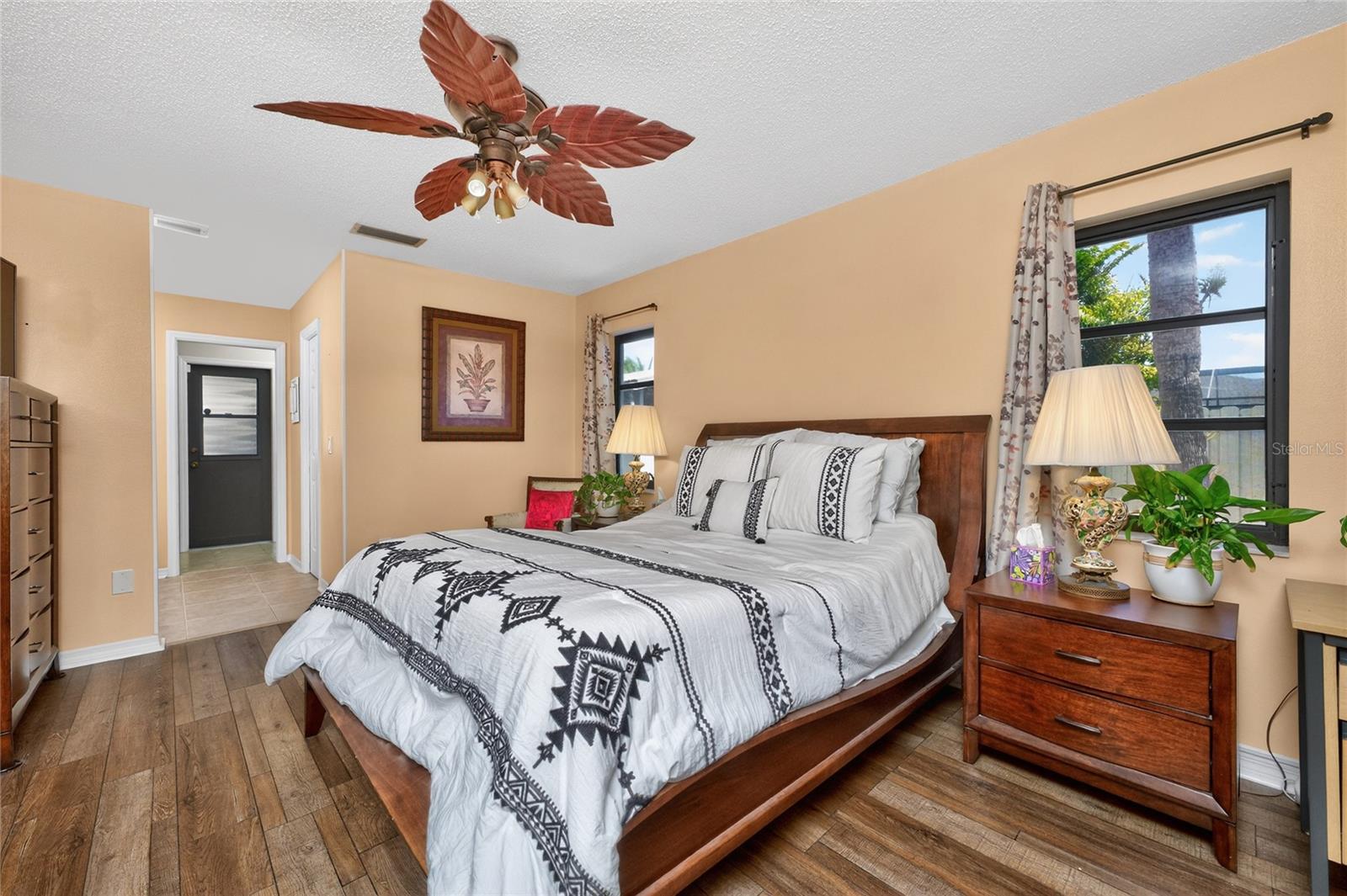 Image 27 of 67 For 9340 Saint Catherine Avenue