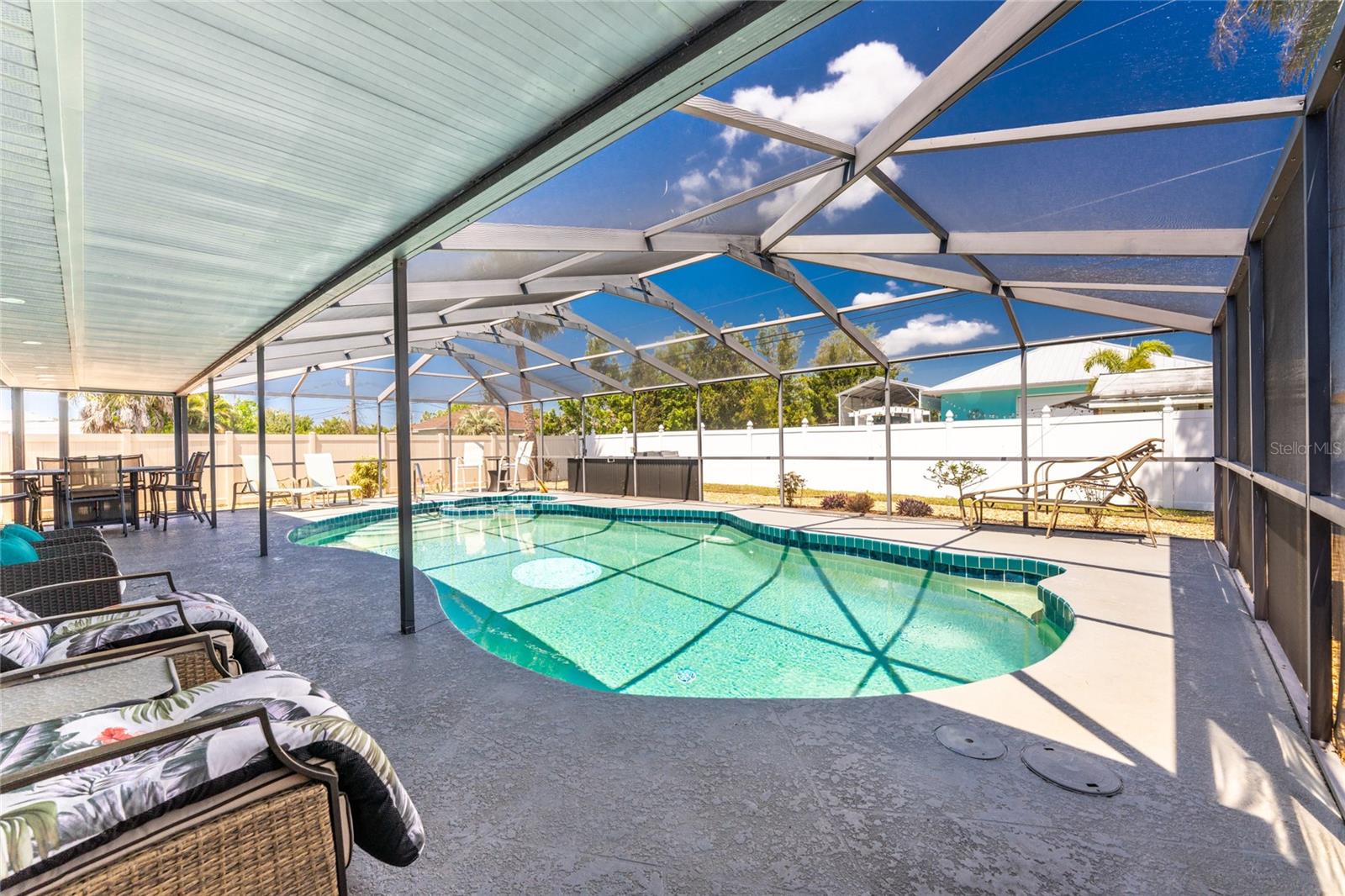 Image 40 of 67 For 9340 Saint Catherine Avenue