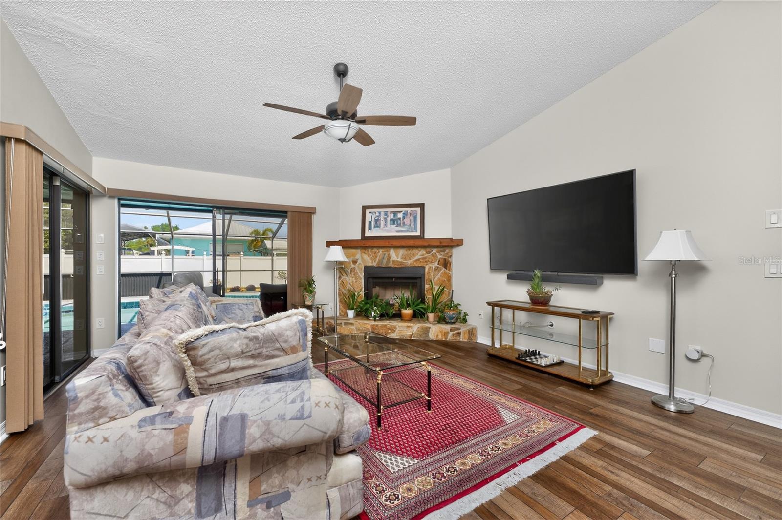 Image 8 of 67 For 9340 Saint Catherine Avenue