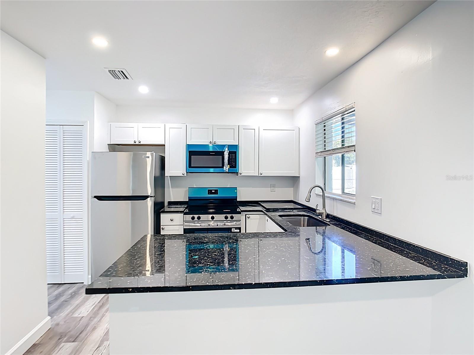 Image 3 of 18 For 8050 Porto Chico Avenue