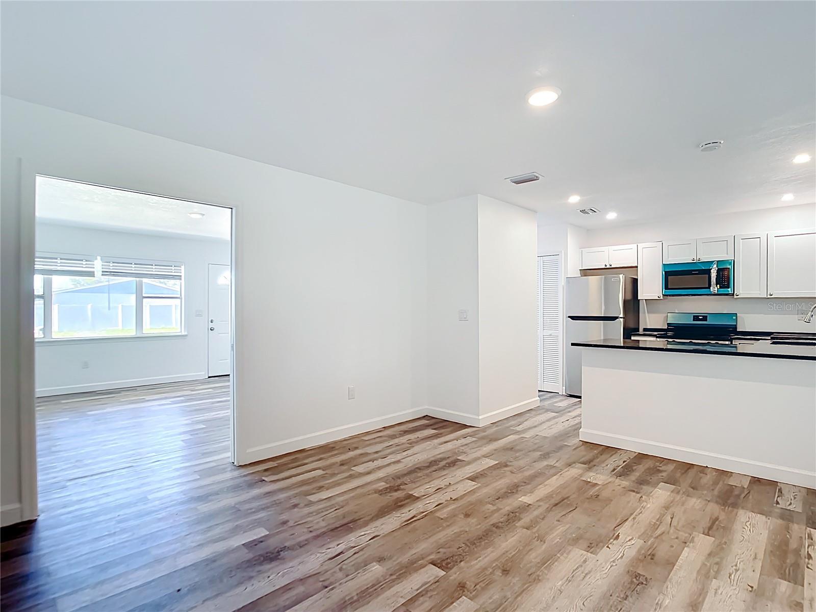 Image 4 of 18 For 8050 Porto Chico Avenue