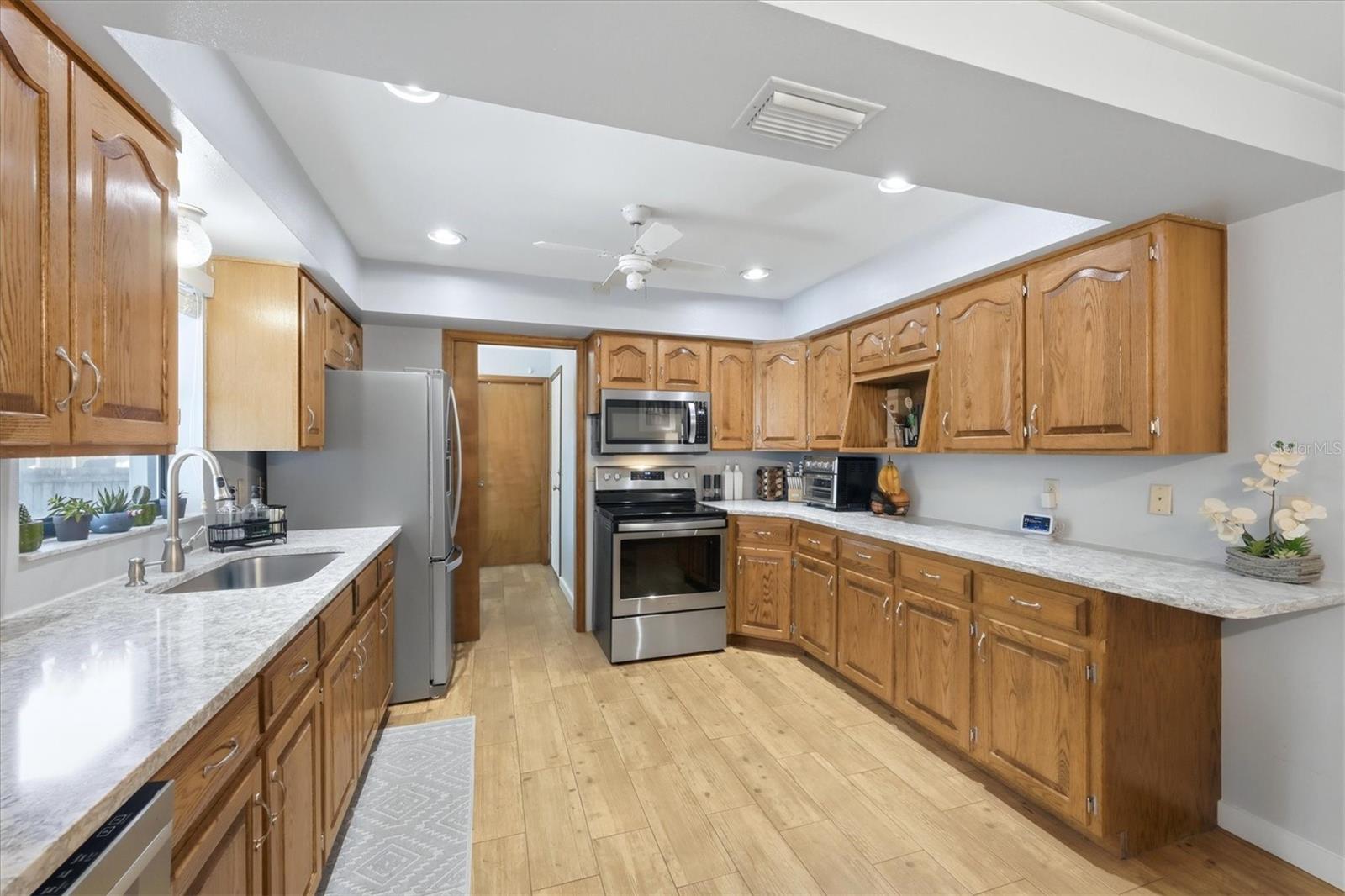 Image 11 of 31 For 2456 Arden Drive