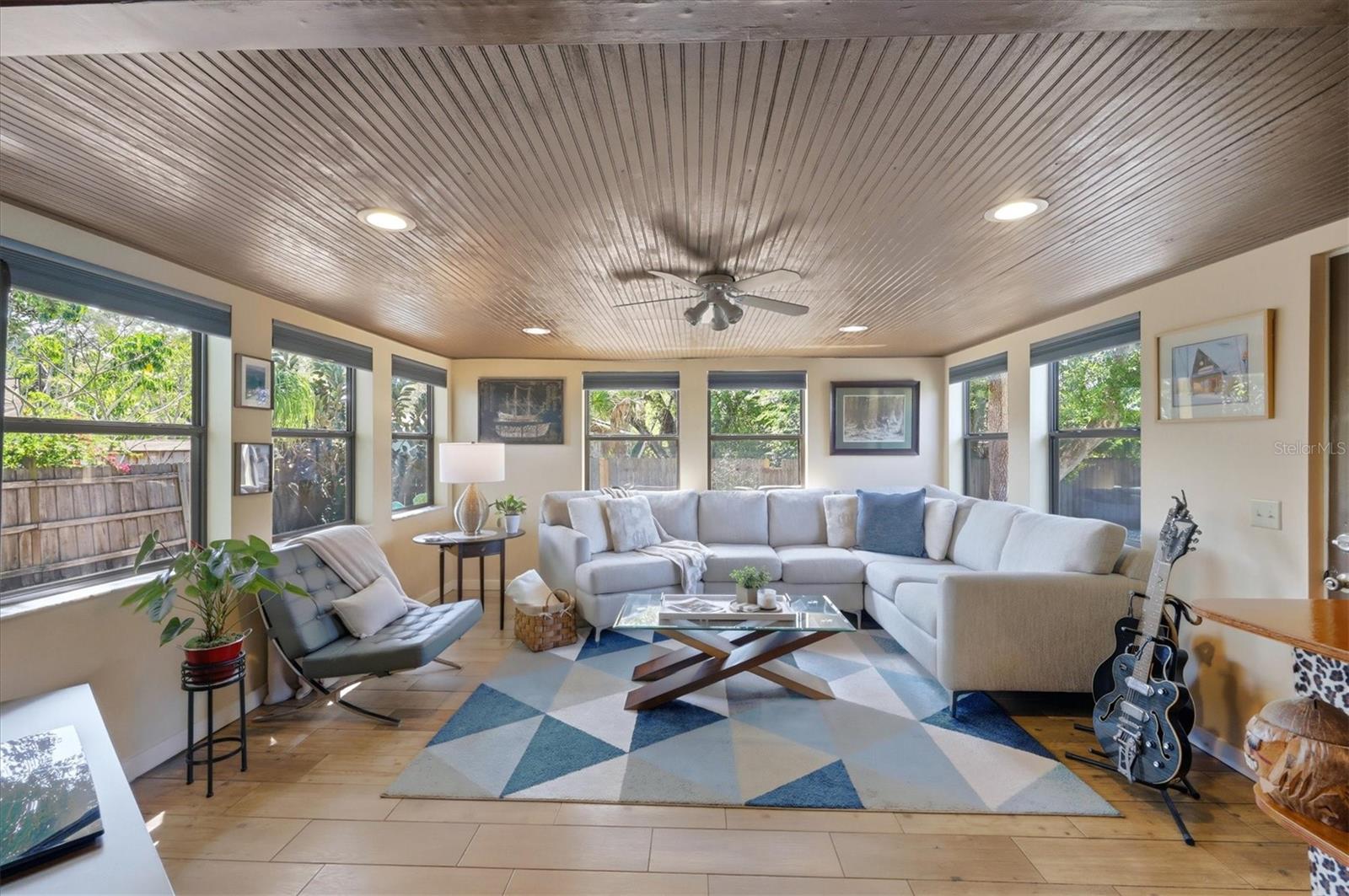 Image 15 of 31 For 2456 Arden Drive