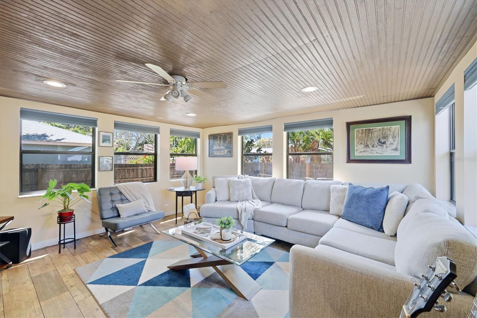 Image 16 of 31 For 2456 Arden Drive