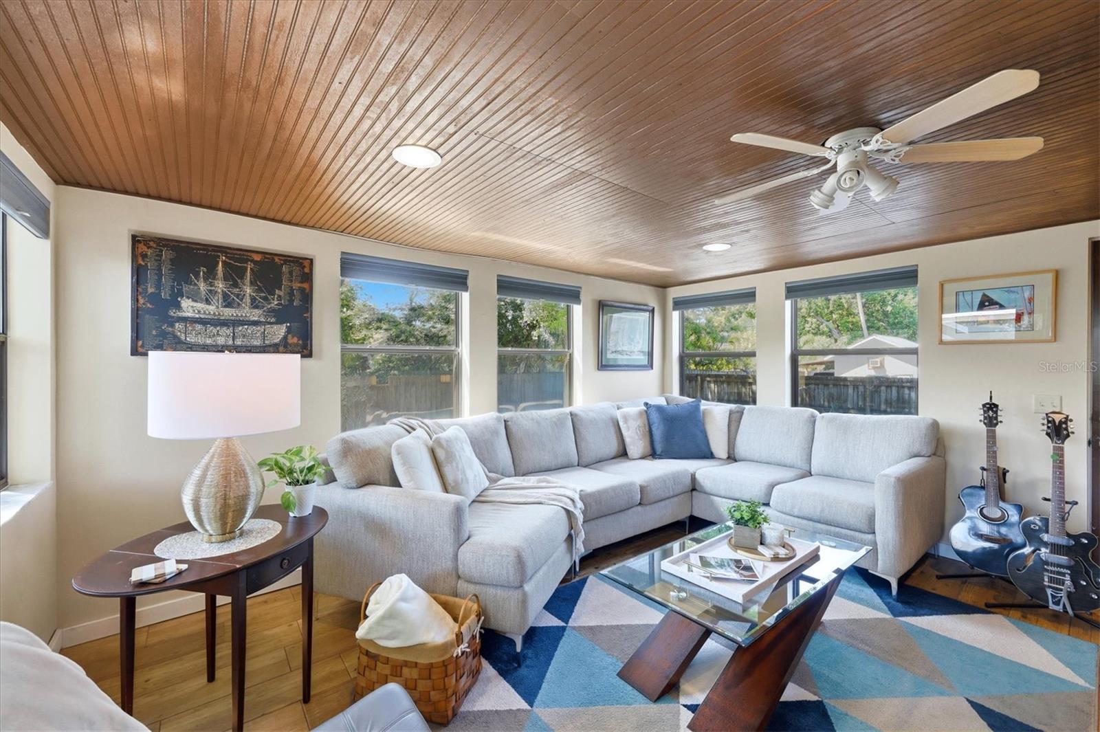 Image 17 of 31 For 2456 Arden Drive