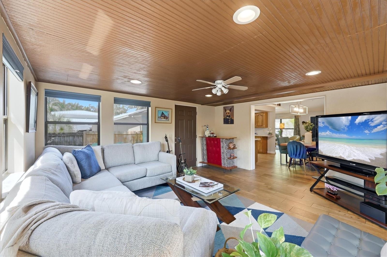 Image 18 of 31 For 2456 Arden Drive