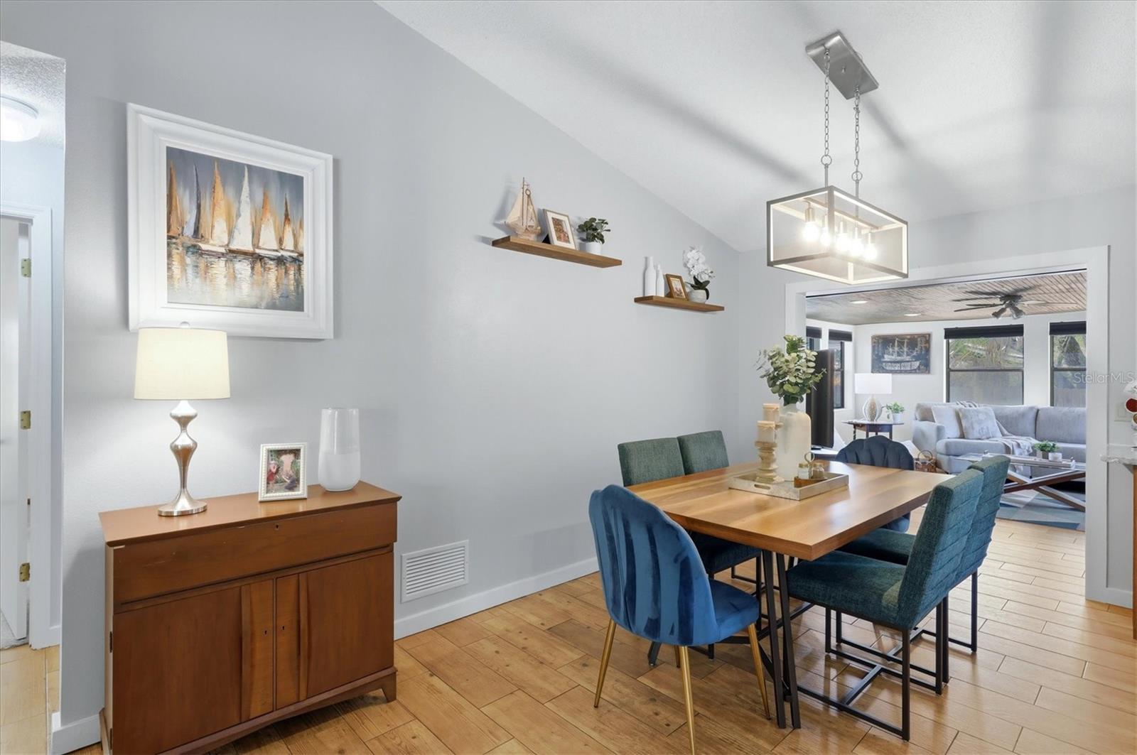 Image 8 of 31 For 2456 Arden Drive