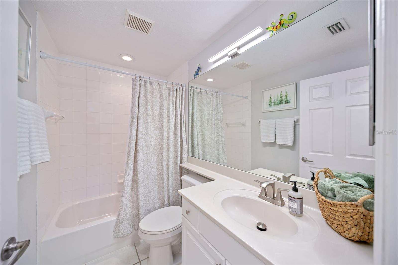 Image 29 of 54 For 7667 Sweetbay Circle 11-102