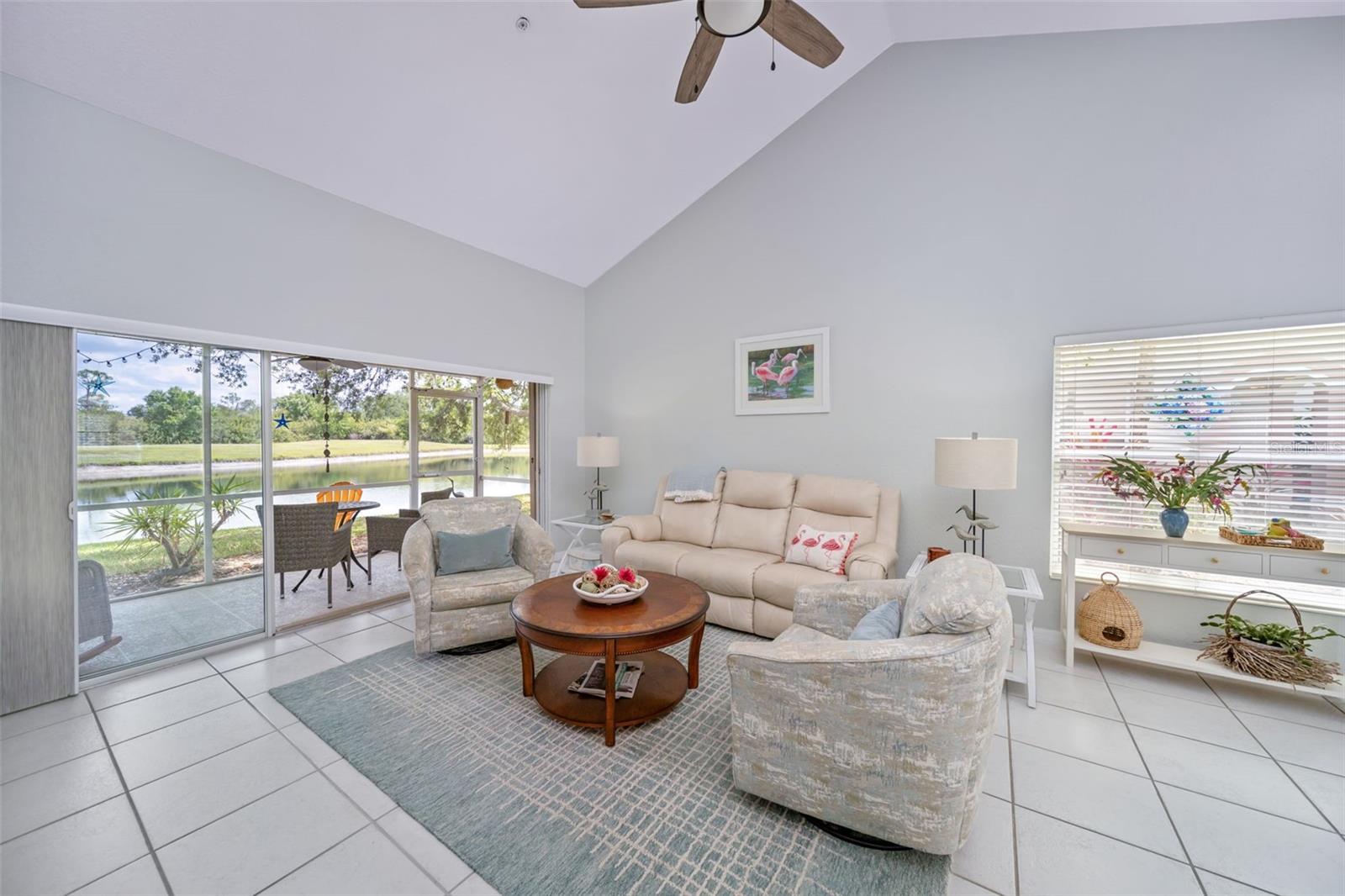 Image 5 of 54 For 7667 Sweetbay Circle 11-102