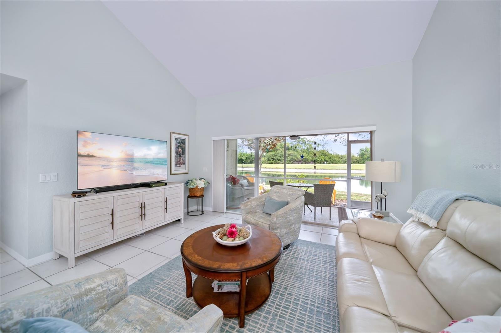 Image 8 of 54 For 7667 Sweetbay Circle 11-102