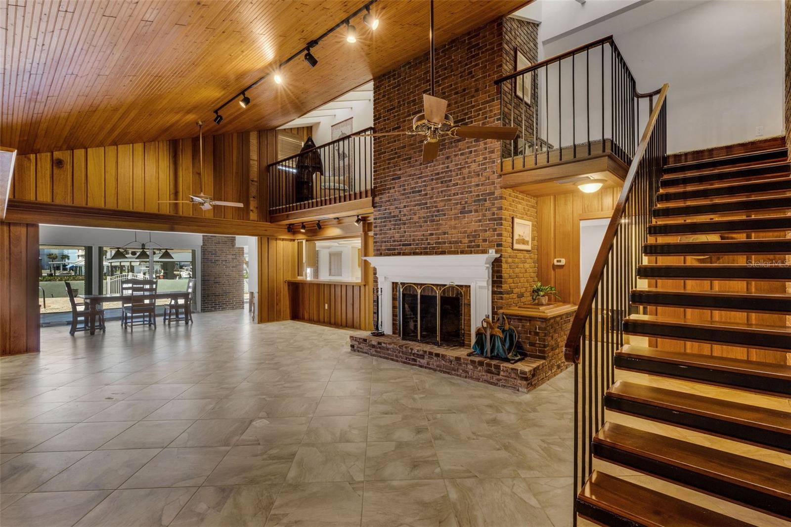 Image 11 of 58 For 700 El Dorado Drive