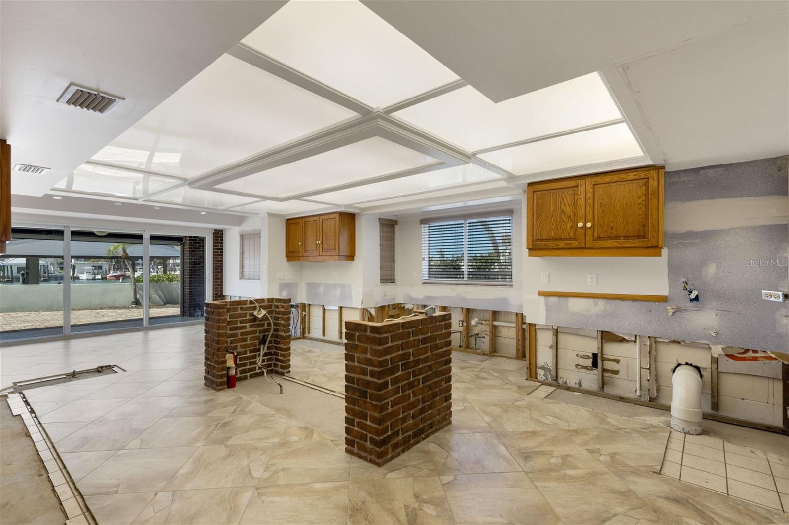 Image 15 of 58 For 700 El Dorado Drive