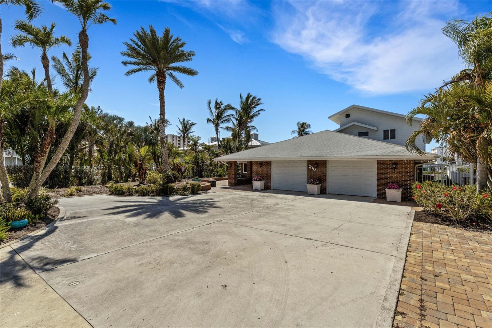 Image 4 of 58 For 700 El Dorado Drive