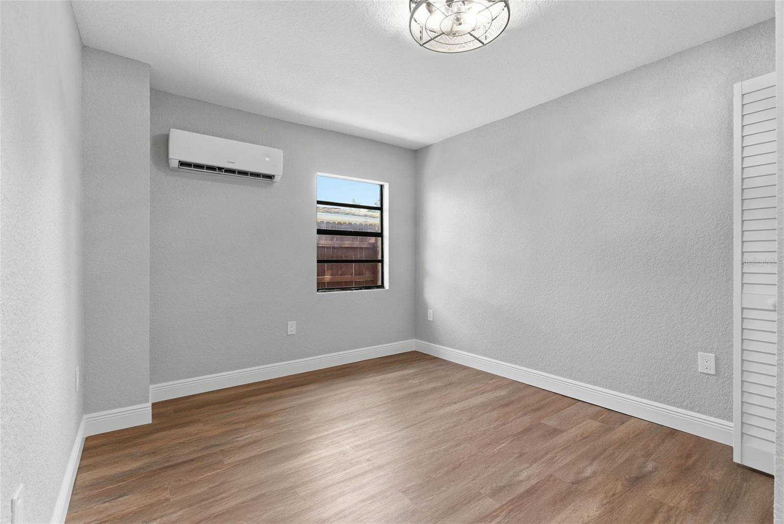 Image 13 of 27 For 113 145th Avenue E 1