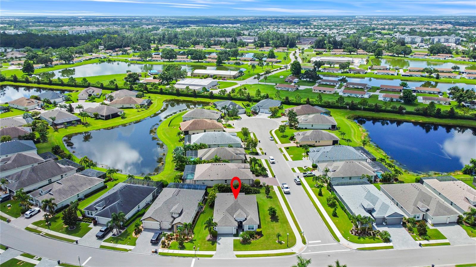 Listing photo id 8 for 12022 Goldenrod Avenue